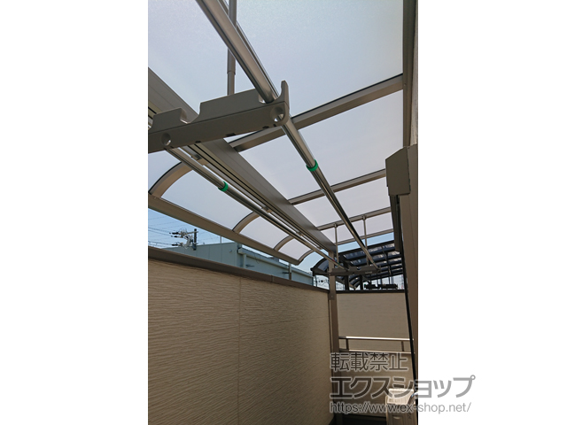 大阪府東大阪市ののバルコニー・ベランダ屋根 スピーネ R型 屋根タイプ 単体 積雪〜20cm対応 施工例