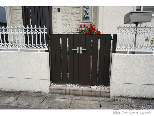 千葉県千葉市のの門扉 ジオーナ門扉 SA型 両開き　柱使用 施工例