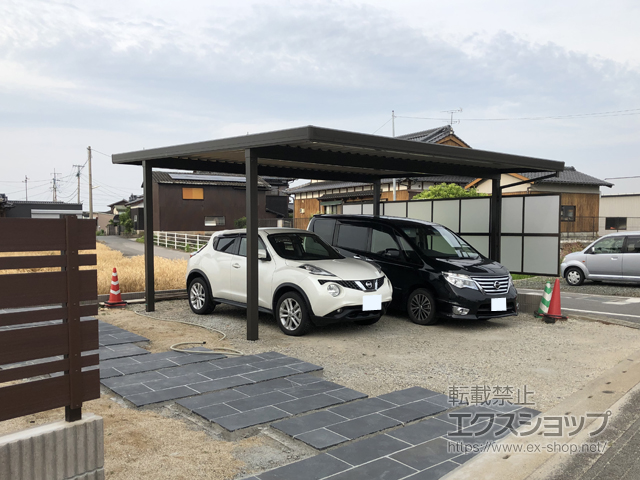 佐賀県神埼市のLIXIL リクシル（トステム）のカーポート テリオスポートIII 900 2台用 角柱4本柱 積雪〜30cm対応 施工例