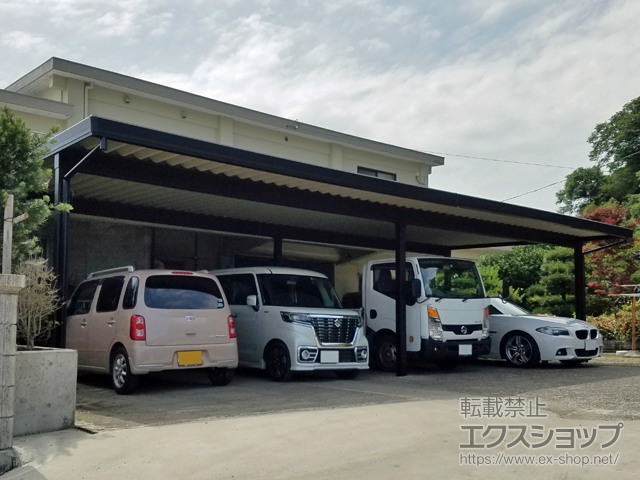熊本県八代市のLIXIL リクシル（トステム）のカーポート テリオスポートIII 1500 4台用 横連棟 角柱6本仕様 積雪〜50cm対応 施工例