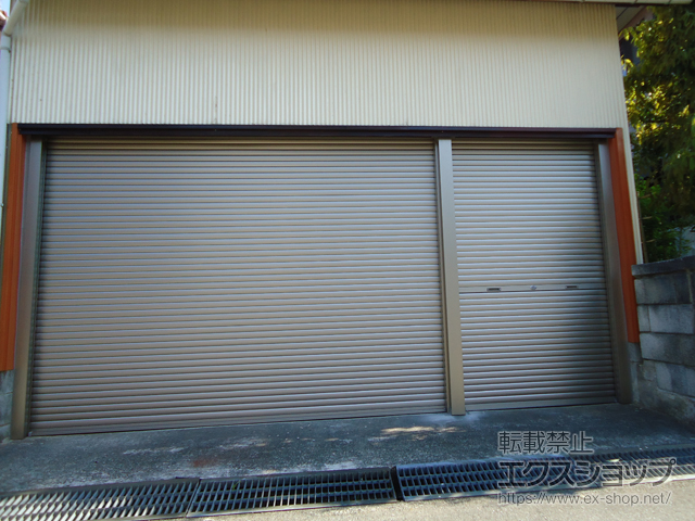 石川県小松市のLIXIL リクシル（トステム）のガレージシャッター ガレージシャッタークワトロ 電動式 内部付タイプ 施工例