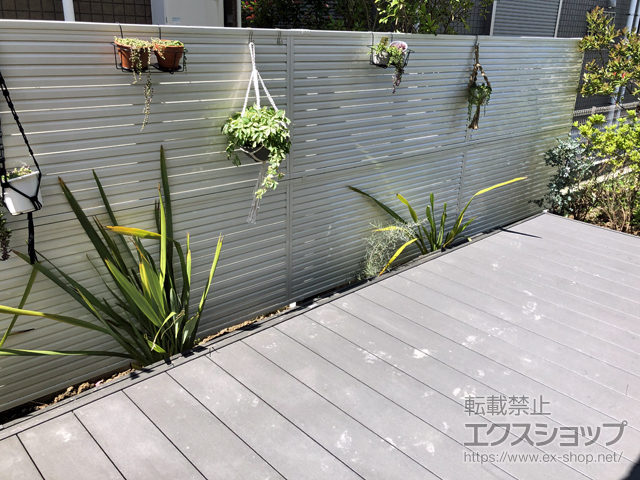 神奈川県鎌倉市ののフェンス・柵 ミエーネフェンス 目隠しルーバータイプ 2段支柱 自立建て用（パネル2段） 施工例