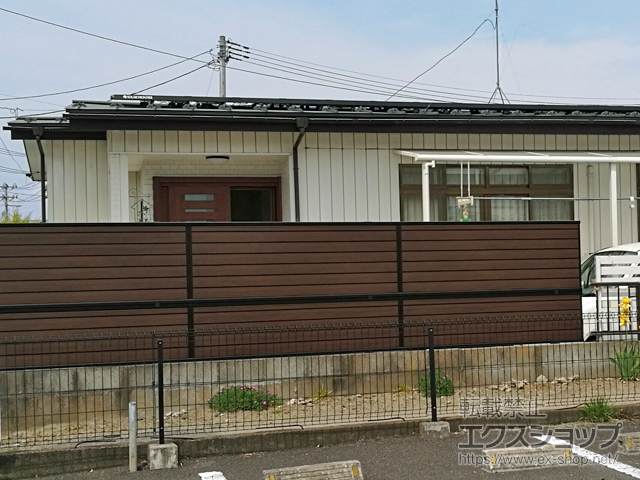 宮城県仙台市ののフェンス・柵 モクアルフェンス 目隠しタイプ 2段支柱 自立建て用 施工例