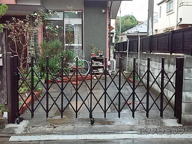 東京都国立市ののカーゲート トリップゲート RA型 ノンレール 片開き*33S 施工例