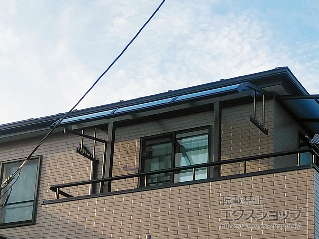 埼玉県越谷市ののバルコニー・ベランダ屋根 ソラリア R型 屋根タイプ 単体 積雪〜20cm対応 施工例