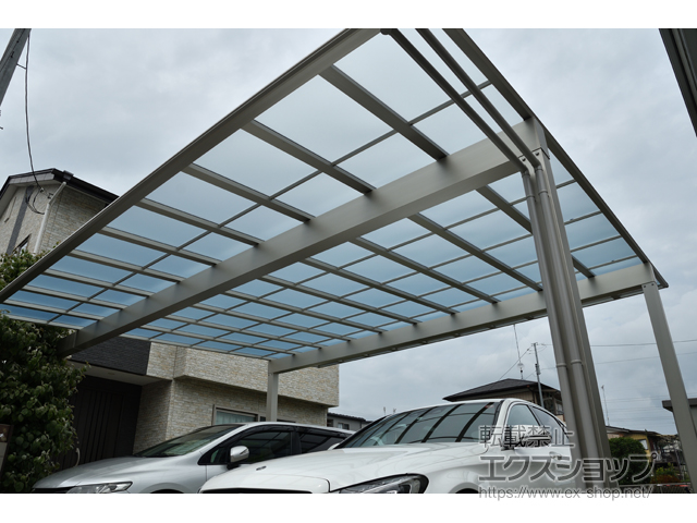 栃木県塩谷郡高根沢町ののカーポート エフルージュ ツイン 積雪〜20cm対応※梁延長仕様（梁1本/8ｍ以下） 施工例