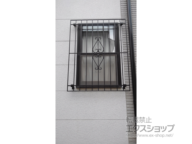 埼玉県越谷市のLIXIL リクシル（トステム）の面格子・窓格子 鋳物面格子 スパニッシュ 施工例