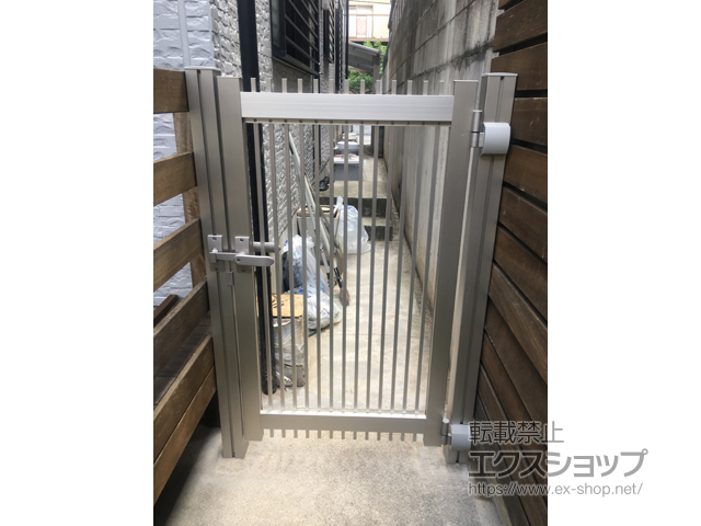 大阪府豊中市のの門扉 シンプレオ門扉T1型 縦格子 片開き 門柱使用 施工例