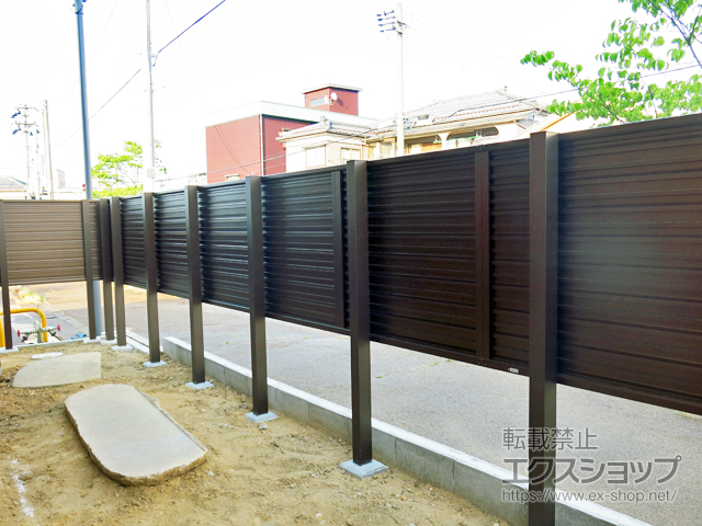 新潟県三条市ののフェンス・柵 シンプレオフェンス5型 横目隠し 2段支柱 自立建て用 (2段パネル) 施工例