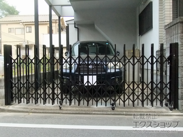 東京都福生市ののカーゲート アルシャインII PG型R(ペットガード) Aタイプ ノンレール 片開き 390S 施工例