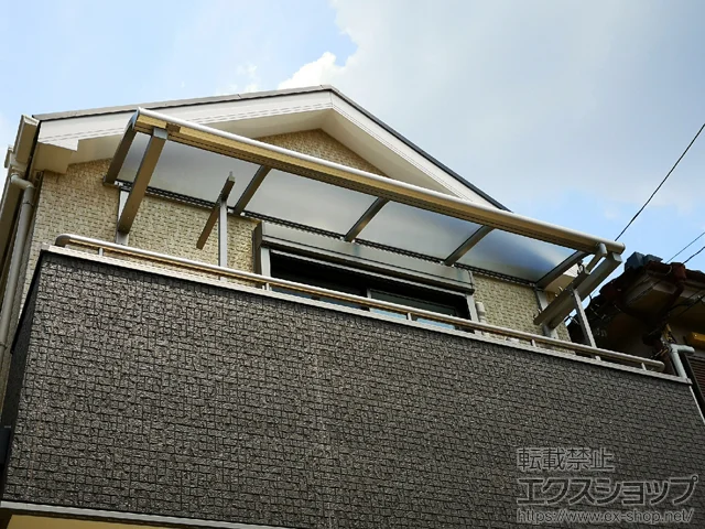 千葉県鎌ケ谷市のYKKAPのバルコニー・ベランダ屋根 ソラリア R型 ルーフタイプ 単体 積雪〜20cm対応 施工例