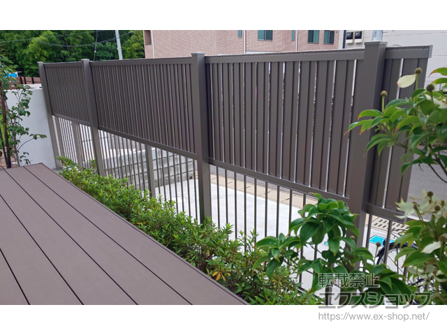 千葉県八千代市ののフェンス・柵 セレビューフェンス R4型 2段支柱 （パネル1段） 施工例