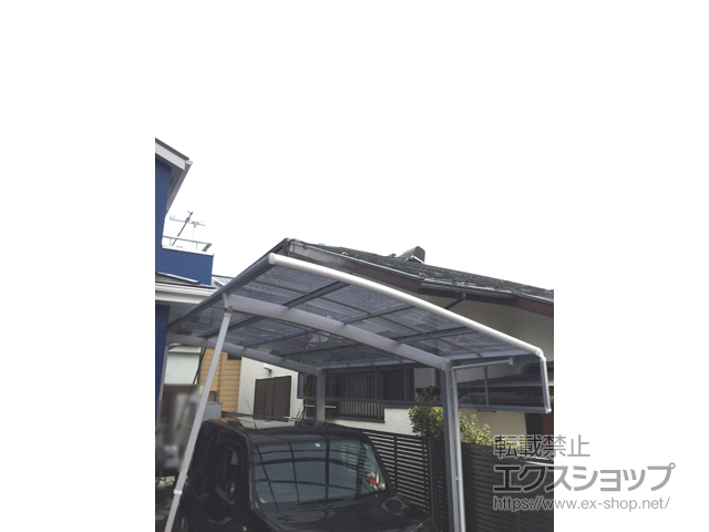 神奈川県平塚市ののカーポート フーゴR (ラウンドスタイル) 積雪〜20cm対応＋フーゴR サイドパネル*1段　＋　着脱式サポート柱 施工例