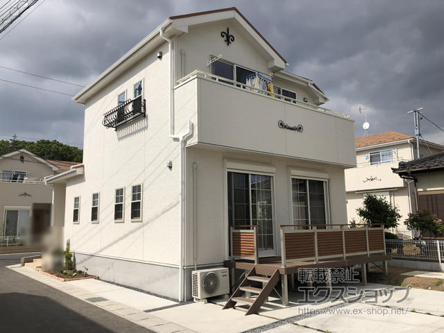 千葉県野田市ののウッドデッキ リウッドデッキ 200＋リウッドステップ5型 Ｈタイプ（3段）×1台＋ルシアスデッキフェンスＢ05型 通風ガラリルーバータイプ 施工例