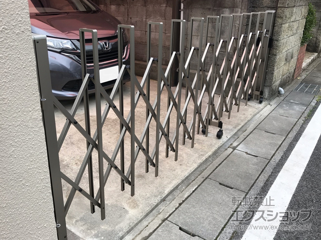 千葉県柏市ののカーゲート トリップゲート RA型 ノンレール 片開き*35S※施錠機能無し 施工例