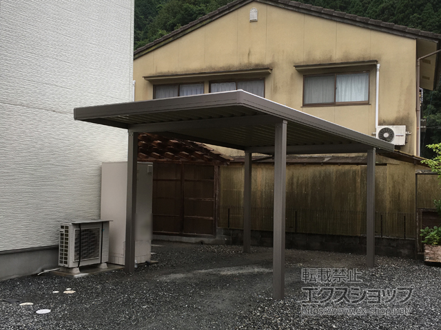 岡山県真庭市のLIXIL リクシル（トステム）のカーポート テリオスポートIII 900 角柱4本柱 積雪〜30cm対応 施工例