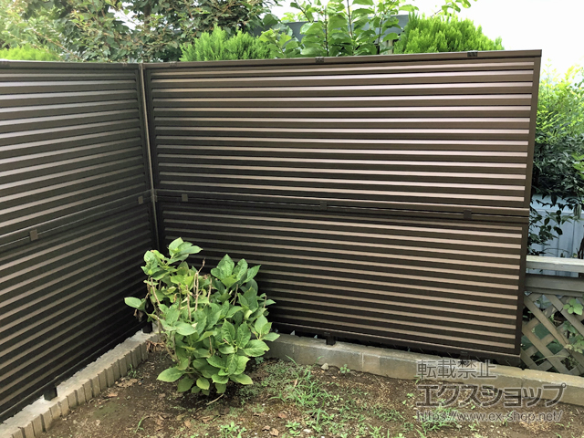 神奈川県横浜市ののフェンス・柵 ミエーネフェンス 目隠しルーバータイプ 2段支柱 ブロック建て用(パネル2段) 施工例