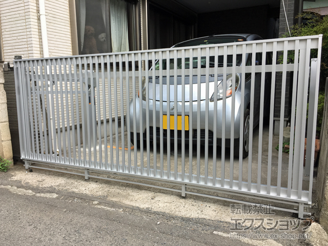 埼玉県所沢市ののカーゲート オーバードアS2型 手動式 施工例