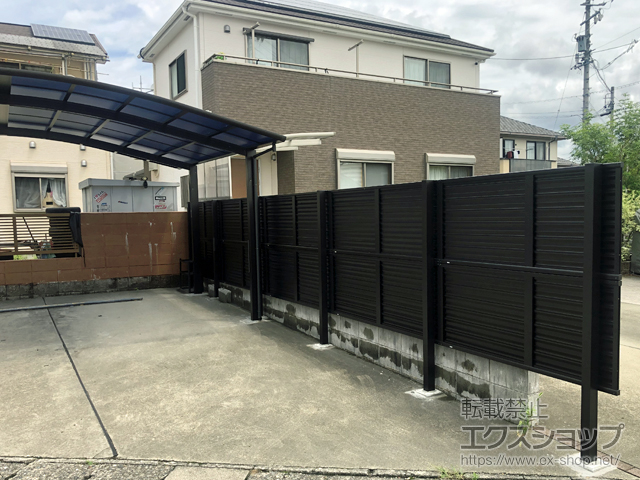 岐阜県岐阜市ののフェンス・柵 ミエーネフェンス 目隠しルーバータイプ 2段支柱 自立建て用（パネル2段） 施工例