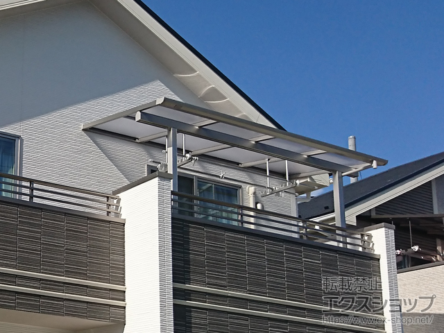 山梨県甲府市ののバルコニー・ベランダ屋根 ソラリア F型 屋根タイプ 単体 積雪〜20cm対応 施工例