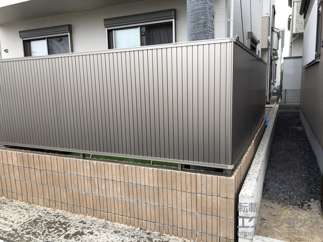 埼玉県さいたま市のlixil リクシル Toex フェンス 柵施工例 プレスタフェンス 6型 たて目隠し フリーポールタイプ 1
