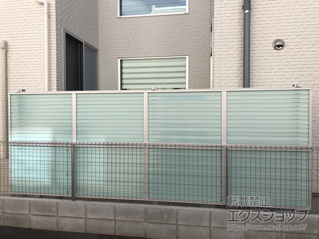 兵庫県芦屋市ののフェンス・柵 プレスタフェンス 8S型 採光ルーバー アルミ多段柱使用（パネル2段） 施工例