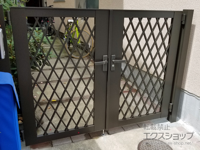 広島県広島市のの門扉 ライシス門扉 8型 ダイヤ格子 両開き 柱使用 施工例