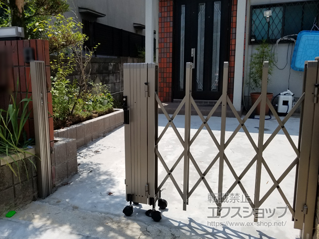 大阪府南河内郡河南町ののカーゲート トリップゲート RB型 ノンレール 片開き親子 26DO（13S+13T） 施工例