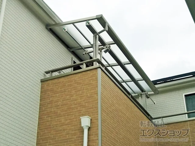 兵庫県相生市ののバルコニー・ベランダ屋根、ウッドデッキ、カーポート ソラリア F型 屋根タイプ 単体 積雪～20cm対応 施工例