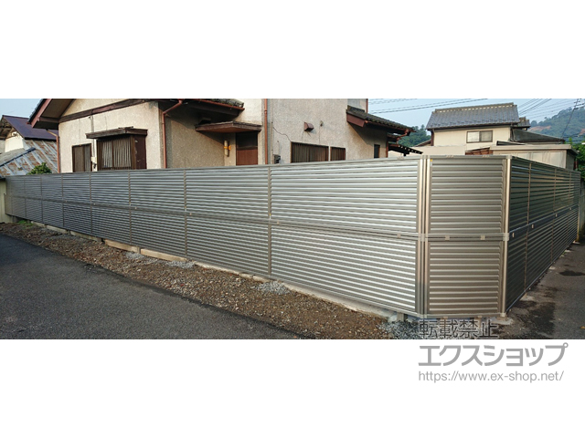 栃木県佐野市ののフェンス・柵 ミエーネフェンス 目隠しルーバータイプ 2段支柱 自立建て用（パネル2段） 施工例