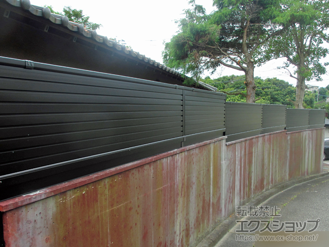 静岡県田方郡函南町ののフェンス・柵 シンプレオフェンス5型 横目隠し 自由柱施工 施工例