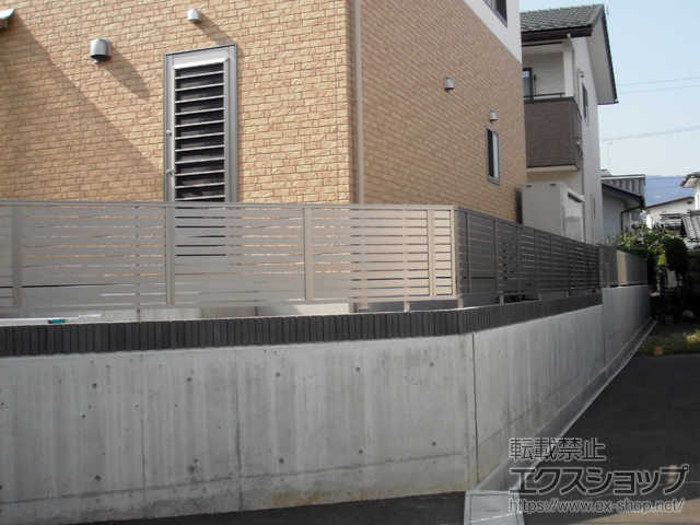 長野県長野市ののフェンス・柵 プレスタフェンス 7Y型 横スリット フリーポールタイプ 施工例