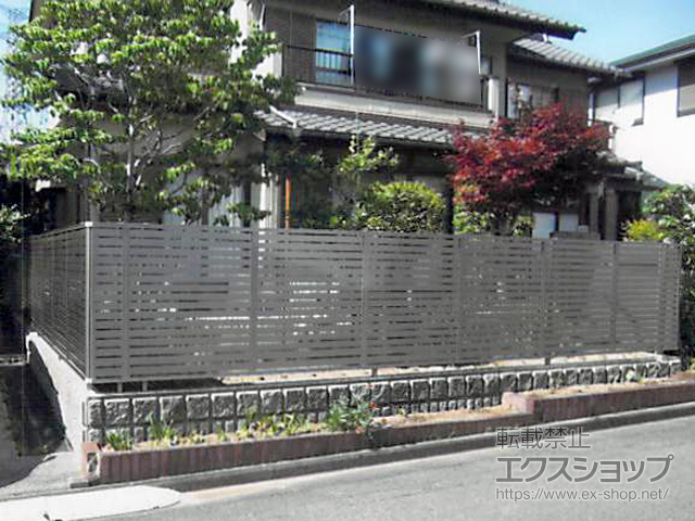 愛知県小牧市ののフェンス・柵 プレスタフェンス 7Y型 横スリット フリーポールタイプ〈B〉 施工例