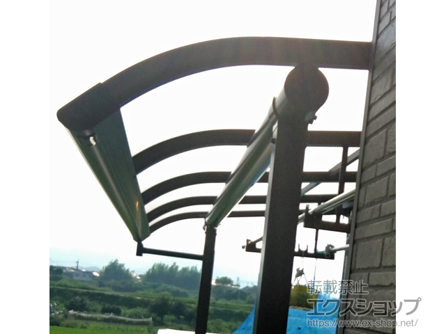 兵庫県揖保郡太子町ののバルコニー・ベランダ屋根 プレシオステラス R型 屋根タイプ 単体 積雪〜20cm対応 施工例