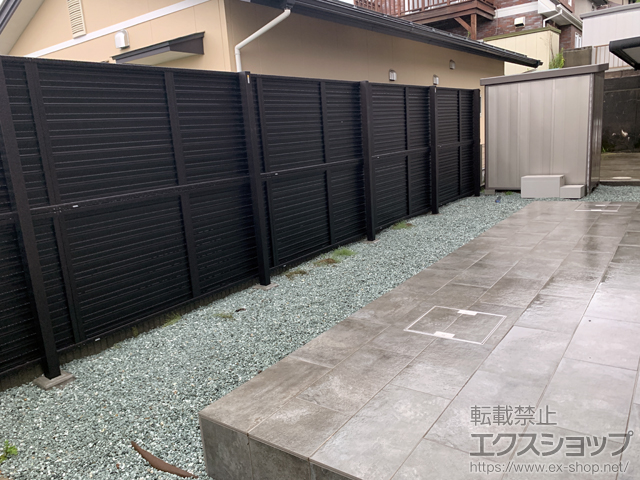 宮城県仙台市ののフェンス・柵 ミエーネフェンス 目隠しルーバータイプ 2段支柱 自立建て用（パネル2段） 施工例