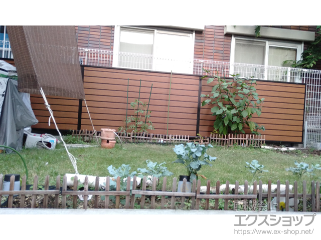 埼玉県春日部市ののフェンス・柵 ルシアスフェンスF02型 横目隠し 木調カラー 自由柱施工 施工例