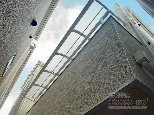 大阪府大阪市ののバルコニー・ベランダ屋根 スピーネ R型 屋根タイプ 単体 積雪〜20cm対応 施工例