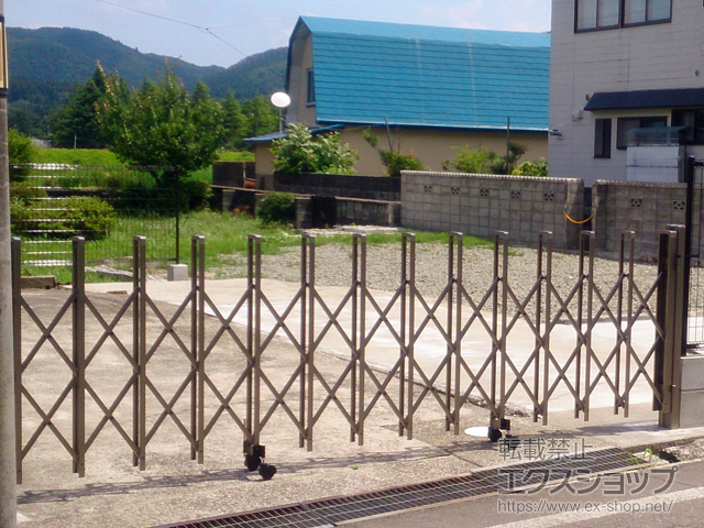 秋田県由利本荘市ののカーゲート トリップゲート RB型 ノンレール 片開き*41S 施工例