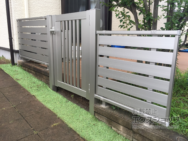 埼玉県北足立郡伊奈町のの門扉 シンプレオ門扉S1型 たてスリット 片開き 門柱使用 施工例