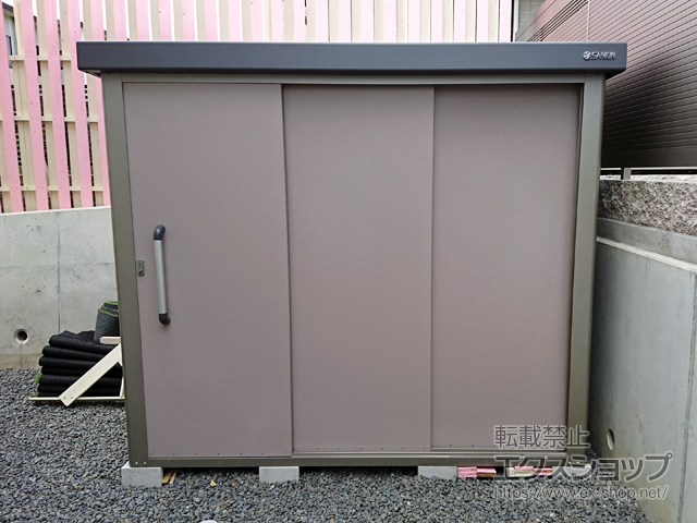 三重県四日市市のの物置・屋外倉庫 エスケーエイト SK8-100 一般型 2200×1600×1940【ローズ色キャンペーン】 SK8-100-RZ 施工例