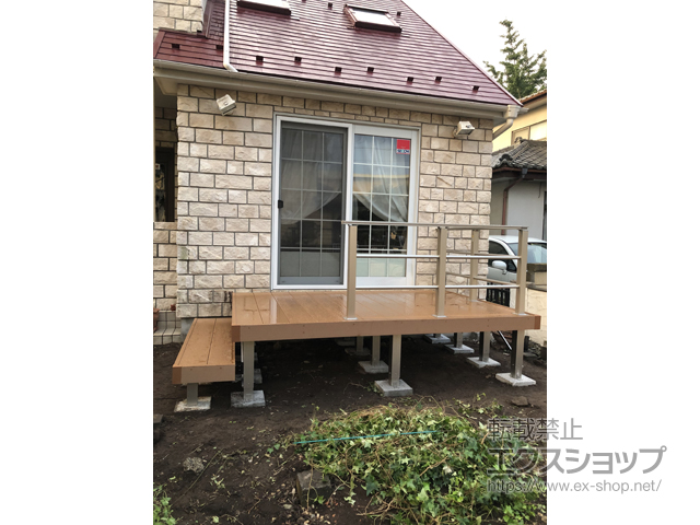 群馬県太田市ののウッドデッキ リウッドデッキ 200＋ルシアスデッキフェンスB03型＜横格子2本タイプ＞ 施工例