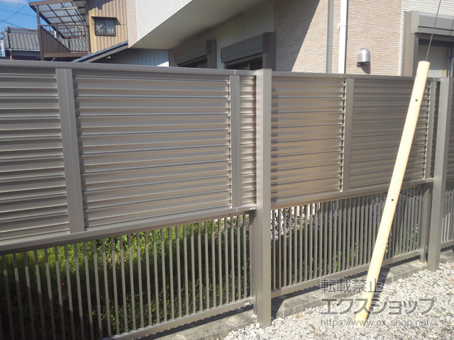 愛知県豊田市ののフェンス・柵 ミエーネフェンス 目隠しルーバータイプ 2段支柱 自立建て用（パネル1段） 施工例