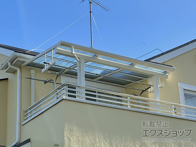 神奈川県座間市ののバルコニー・ベランダ屋根 ソラリア F型 屋根タイプ 単体 積雪〜20cm対応 施工例