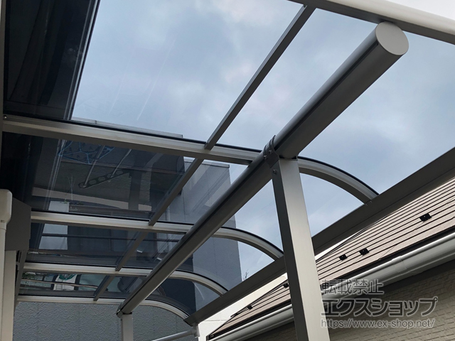 東京都葛飾区ののバルコニー・ベランダ屋根 プレシオステラス R型 屋根タイプ 単体 積雪〜20cm対応 施工例