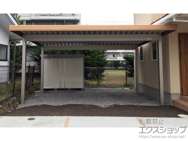 長野県佐久市ののカーポート レオンポートneo 2台用 角柱4本柱 木調マテリアルカラー 積雪〜50cm対応 施工例