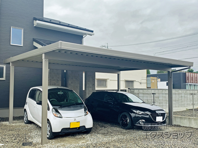 長野県安曇野市のLIXIL リクシル（トステム）のカーポート テリオスポートIII 1500 2台用 角柱4本仕様 積雪〜50cm対応 施工例