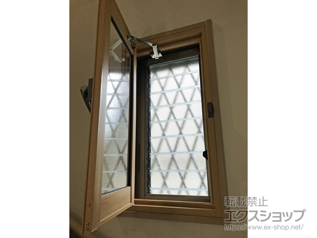 兵庫県宝塚市のの二重窓（内窓） インプラス ダストバリア仕様 開き窓 外観右吊元 施工例