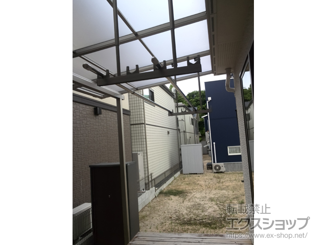 広島県廿日市市ののテラス屋根 ソラリア F型 テラスタイプ 単体 積雪〜20cm対応　※片入隅納まり 施工例
