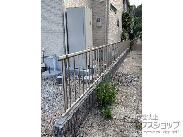 長崎県佐世保市ののフェンス・柵 ミエッタフェンス 防犯たて格子タイプ 自由柱施工 施工例
