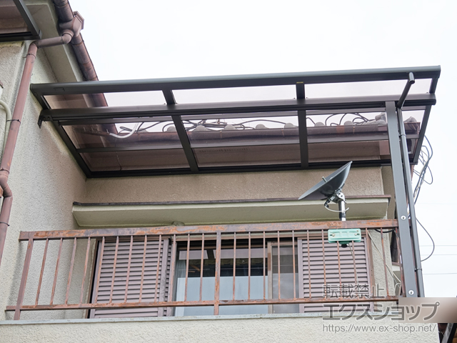 大阪府枚方市ののバルコニー・ベランダ屋根 スピーネ F型 屋根タイプ 単体 積雪〜20cm対応 ※片袖納まり 施工例